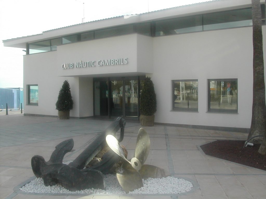 Carpintería de aluminio para edificios públicos - Club Nàutic Cambrils